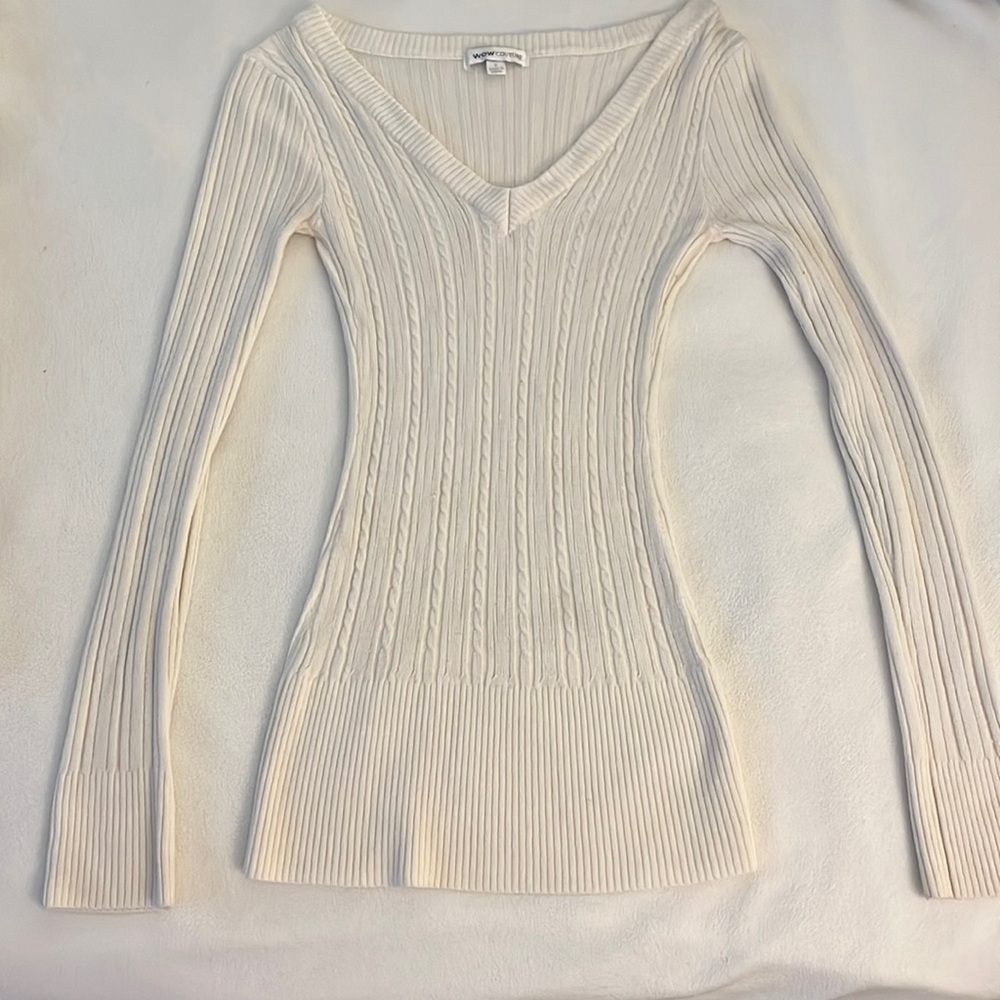 Long sleeve white shirt.